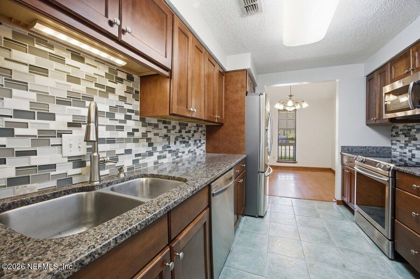Welcome home to this amazing 4/2 home located in the heart of - photo 5