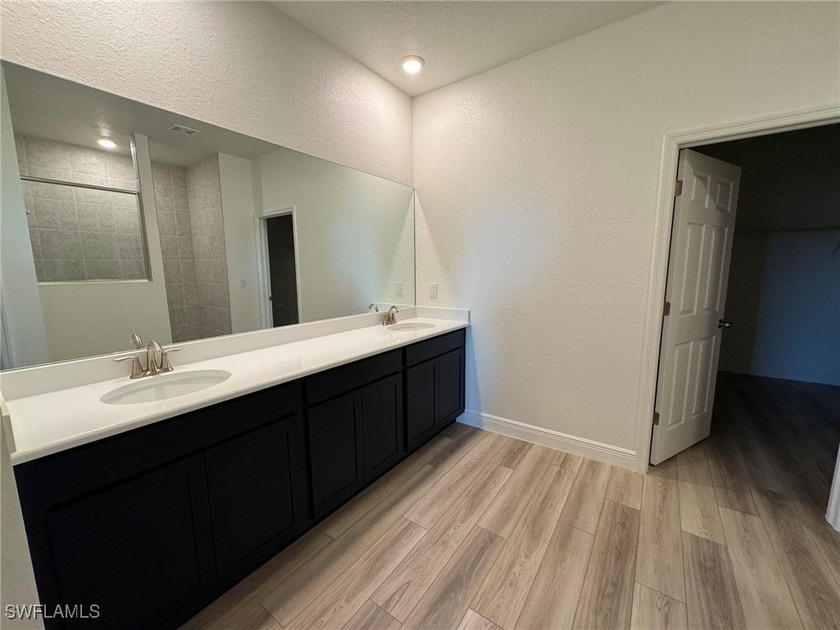 READY NOW! MOVE IN READY!! CORNER LOT! Presenting the remarkable - photo 8