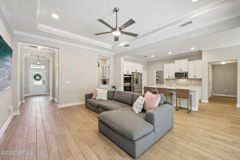 Welcome to 272 Prince Albert Avenue, a meticulously maintained - photo 4