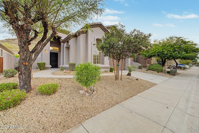 Welcome to this completely reimagined Scottsdale residence - photo 4