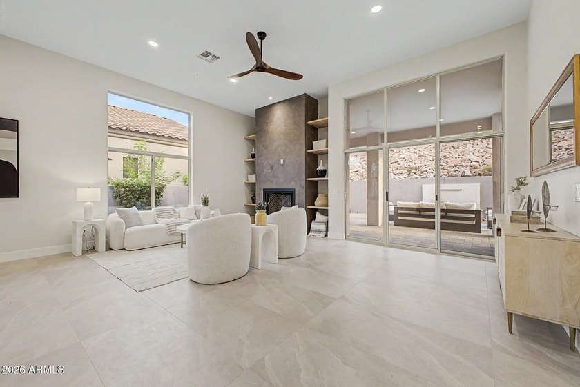 Welcome to this completely reimagined Scottsdale residence - photo 9