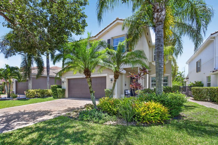 Move-in ready stunning Antigua model- 5 BEDS /4 full BATHS! A - photo 2