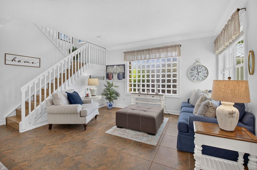 Move-in ready stunning Antigua model- 5 BEDS /4 full BATHS! A - photo 4