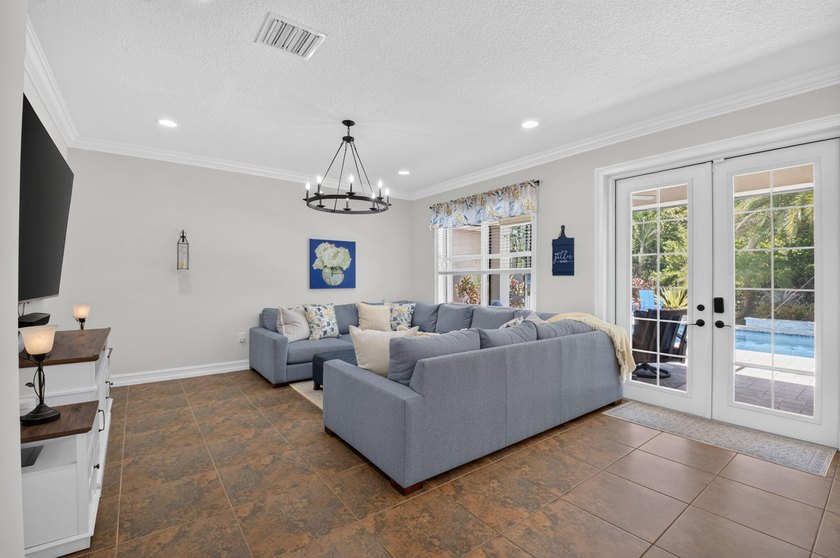 Move-in ready stunning Antigua model- 5 BEDS /4 full BATHS! A - photo 6