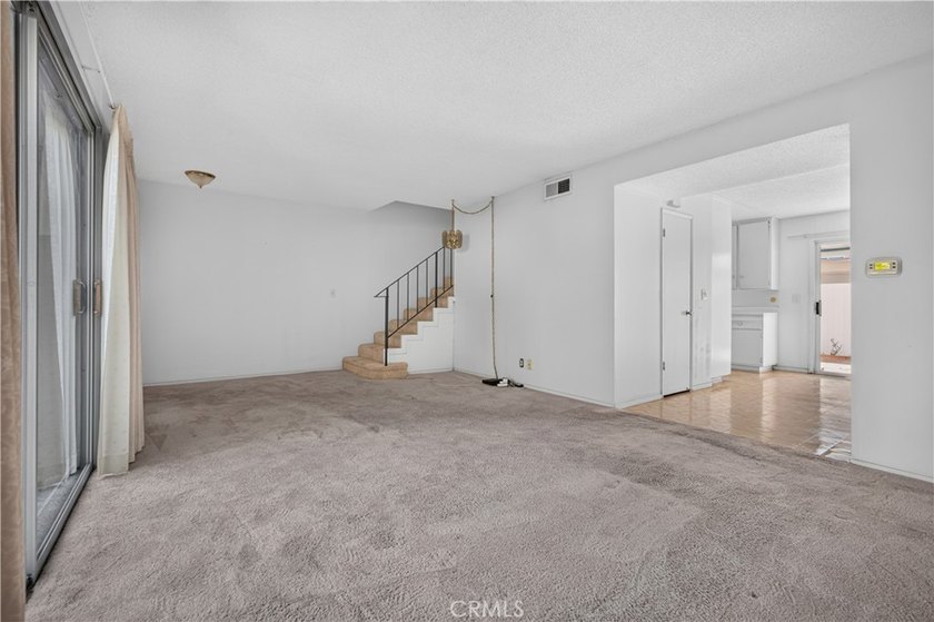 Welcome to 8170 Glengarry Green, a delightful single-family - photo 10