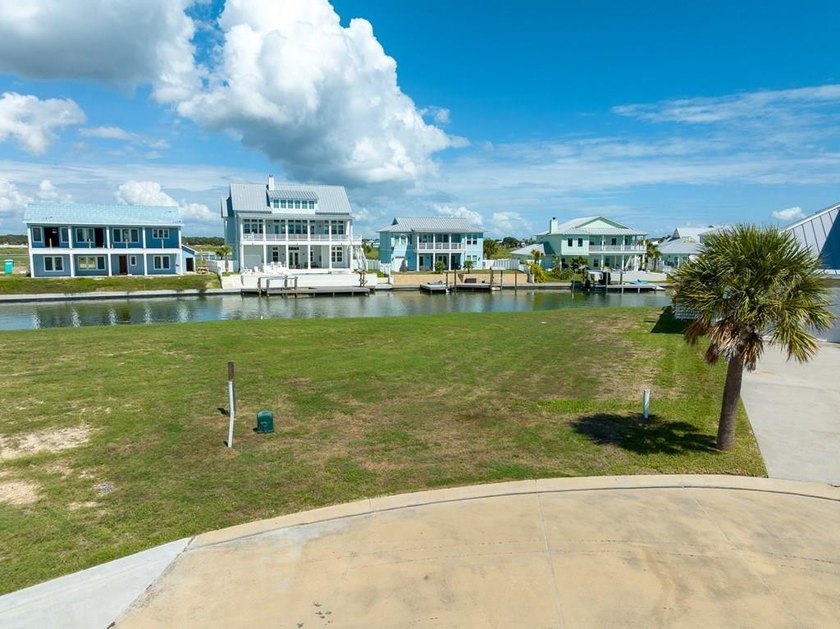 Welcome to The Islands of Rockport, where refined coastal living - photo 2