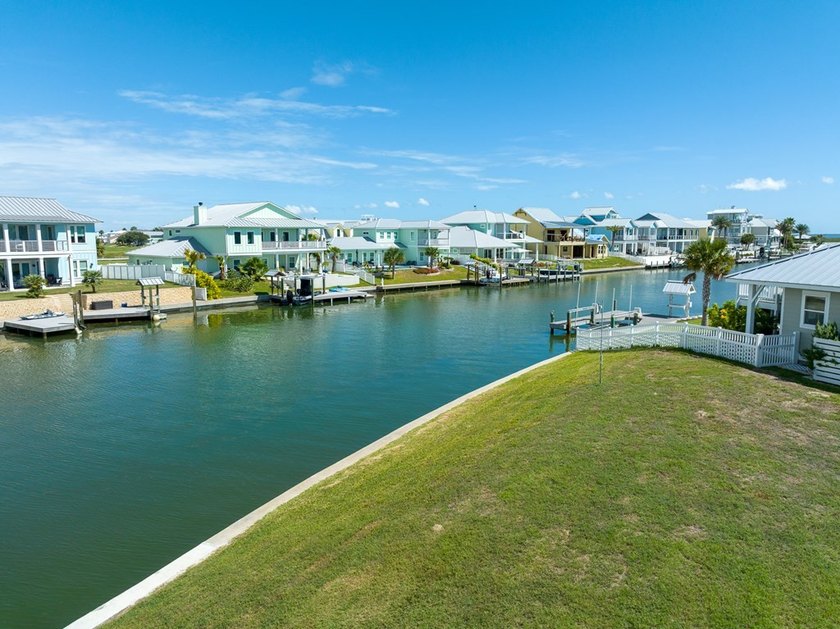 Welcome to The Islands of Rockport, where refined coastal living - photo 5