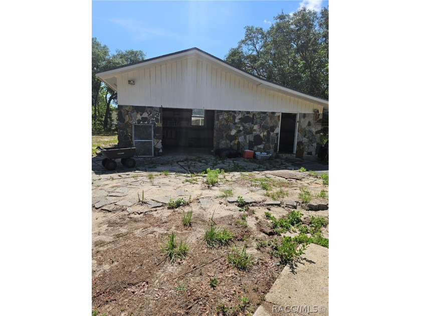 Enjoy the Privacy of This Completely Fenced 1.64 Acre Parcel - photo 5