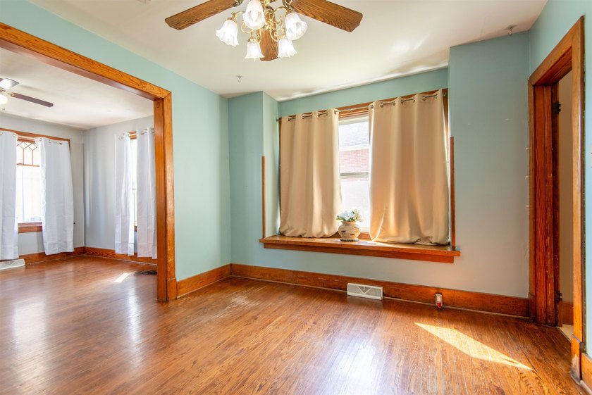Addorable 3-bedroom home with classic charm and nearly 1,200 - photo 10