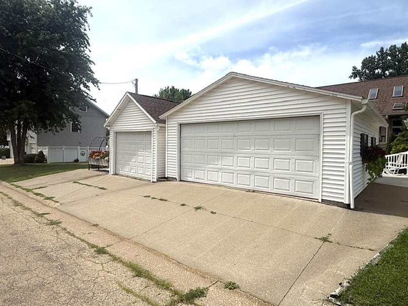 Charm and Comfort!!! This beautifully updated and well cared for - photo 6