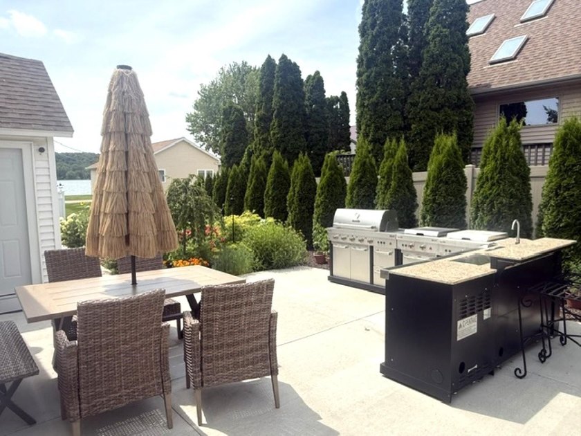 Charm and Comfort!!! This beautifully updated and well cared for - photo 9