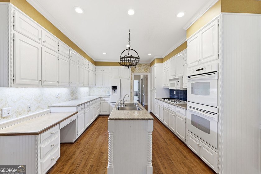 Enjoy the best of Lake Lanier living from this spacious - photo 14
