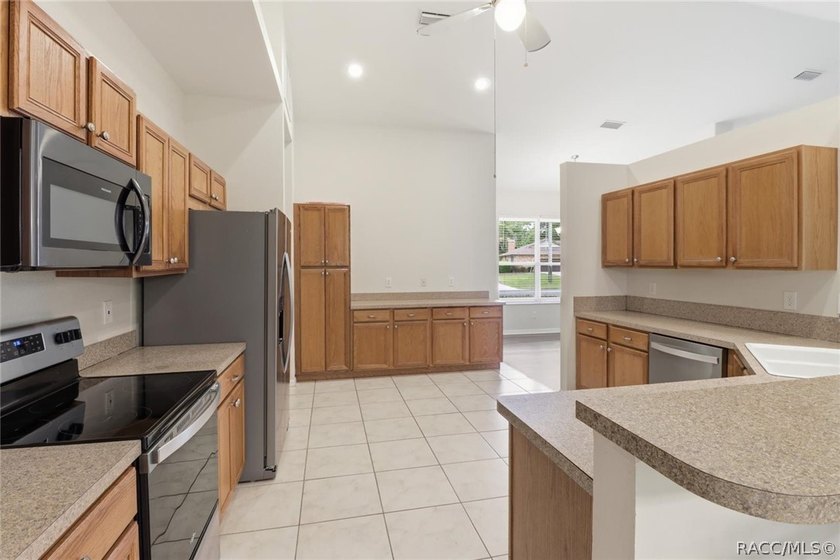 Very well-maintained 3-bed, 2-bath home in Sugarmill Woods - photo 14