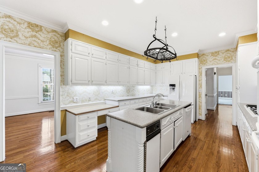 Enjoy the best of Lake Lanier living from this spacious - photo 15
