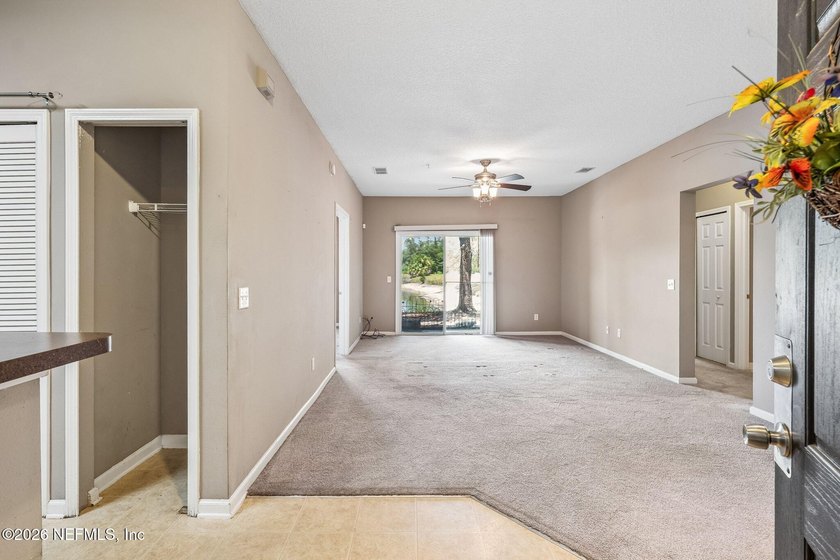 Welcome to this beautifully maintained 3-bedroom, 2-bath condo - photo 10