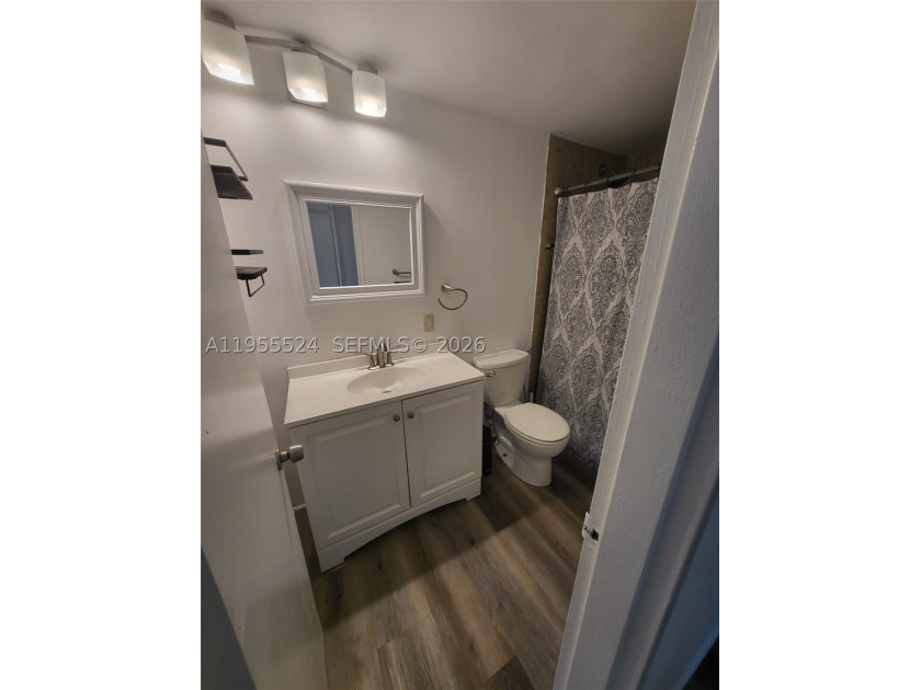 PRICE TO SELL!! INVESTMENT OPORTUNITY !!!OR LIVE IN!! OWNER SAID - photo 27