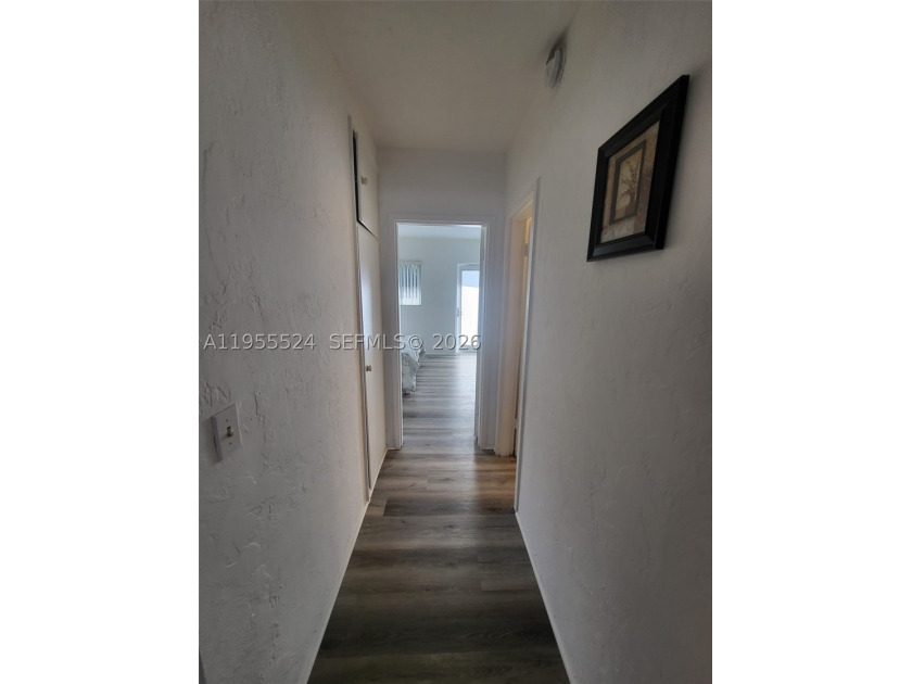 PRICE TO SELL!! INVESTMENT OPORTUNITY !!!OR LIVE IN!! OWNER SAID - photo 36