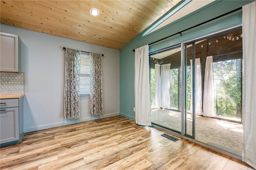 Featuring high-end finishes, no detail was spared in this - photo 8
