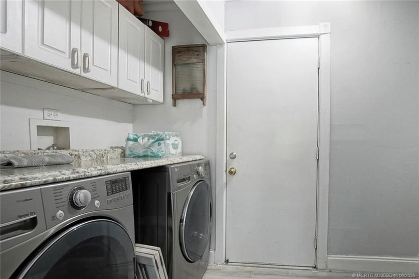 Welcome home to this 3 bedroom 2 bath 2 car garage with Pool - photo 9