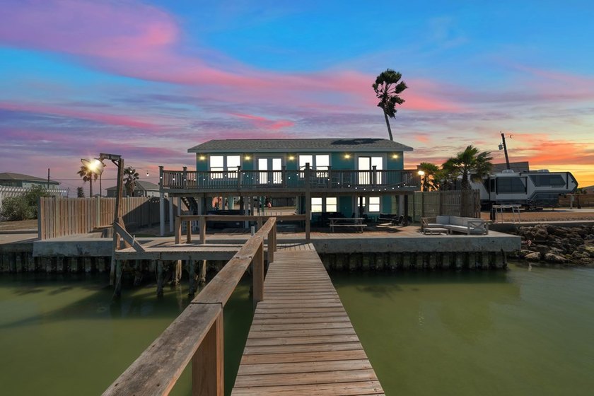 Welcome to your ultimate coastal retreat in Rockport, TX! This - photo 4