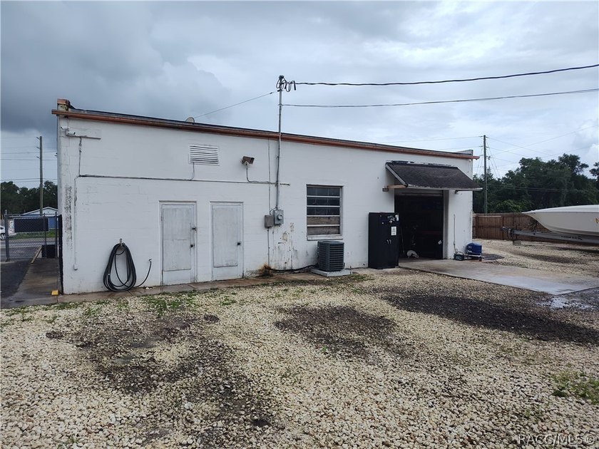 Rare opportunity to acquire two commercial GNC buildings in one - photo 7