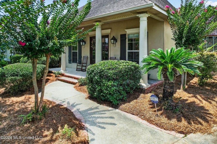 Fall in love with this custom built home located in the heart of - photo 4