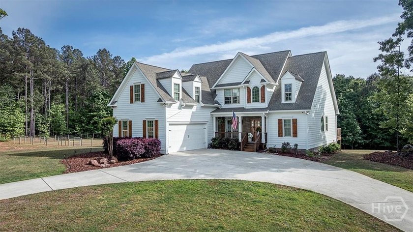 Welcome home to this stunning Oconee County retreat, perfectly - photo 2
