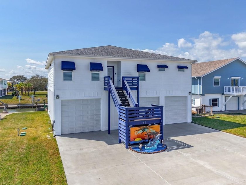 Come live the coastal lifestyle in this thoughtfully designed - photo 3