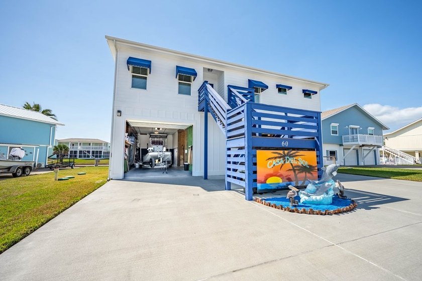 Come live the coastal lifestyle in this thoughtfully designed - photo 5