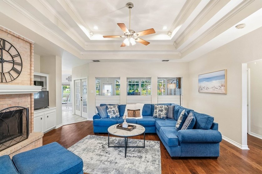 COUNTRY CLUB LIVING WITH A VIEW! Located in Rockport Country - photo 7