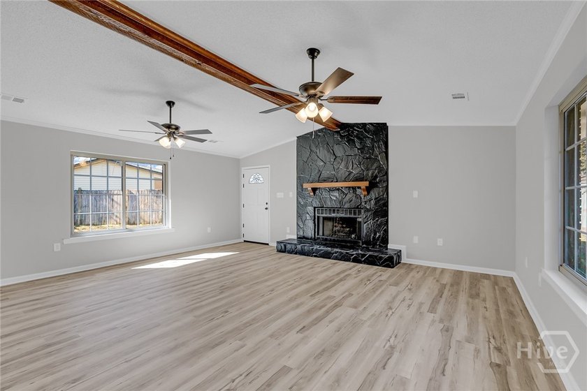 Fantastic opportunity! Discover this beautifully updated - photo 8