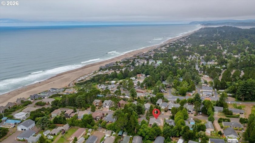 Welcome to 50 Pacific in beautiful Depoe Bay, Oregon! This - photo 11