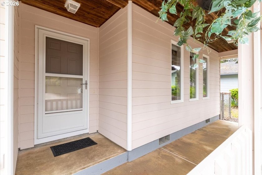 Welcome to 50 Pacific in beautiful Depoe Bay, Oregon! This - photo 13