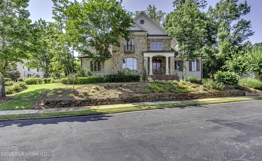 Welcome to 15 Eastparke Dr, where you will find a combination of - photo 2