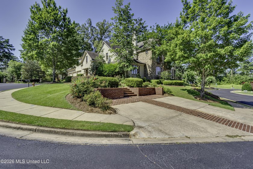 Welcome to 15 Eastparke Dr, where you will find a combination of - photo 3
