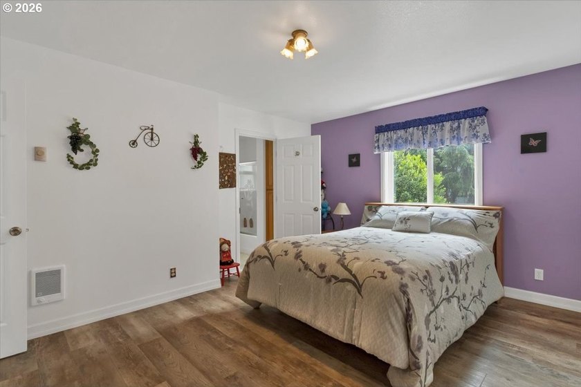 Welcome to 50 Pacific in beautiful Depoe Bay, Oregon! This - photo 34