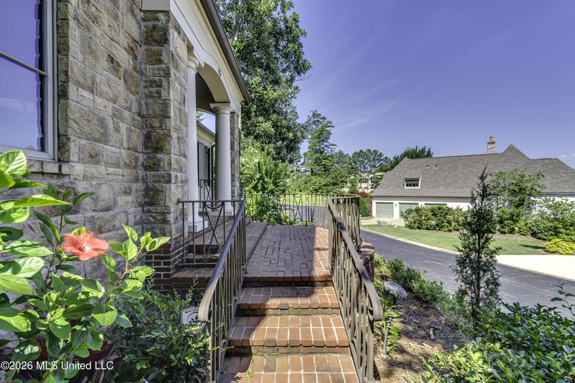 Welcome to 15 Eastparke Dr, where you will find a combination of - photo 9