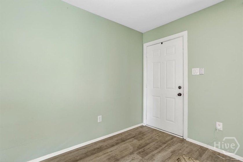 New Price! Welcome home to this beautifully renovated all-brick - photo 6