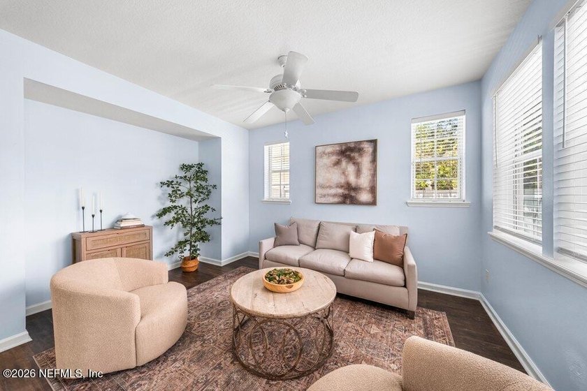 Island living, minutes from 450 years of history! This 3-bedroom - photo 9