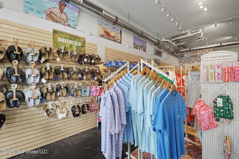 Rare opportunity to own a 1,734 SqFt mixed-use commercial - photo 7