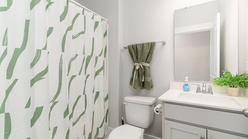 Stunning 4-Bedroom, 3-Bathroom Two-Story Home with Incredible - photo 33