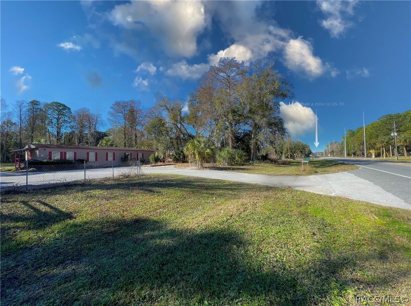 COMMERCIAL PROPERTY! Discover an excellent opportunity in a - photo 3