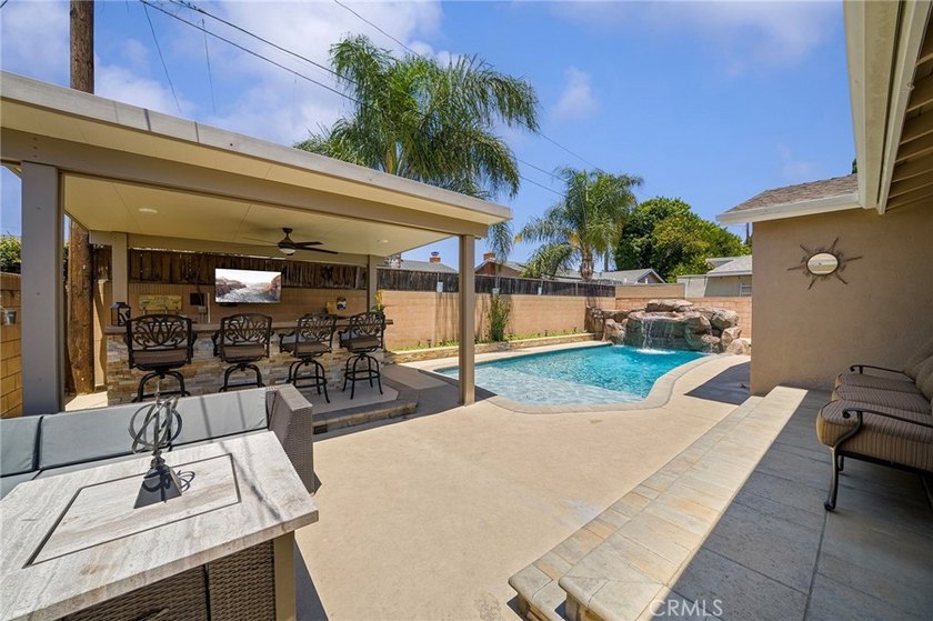 Ready to entertain? Step straight into a backyard that truly - photo 18