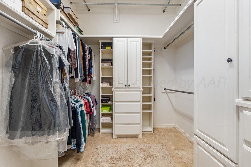 Experience luxury living with no HOA in this exceptional - photo 31