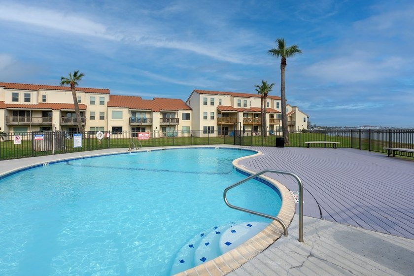 Absolutely stunning! Come experience this completely remodeled - photo 6