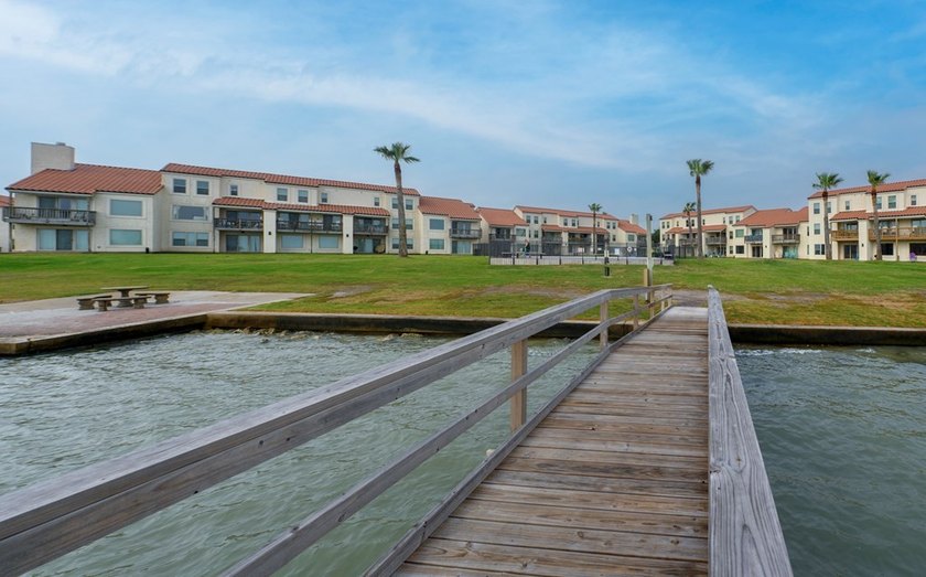 Absolutely stunning! Come experience this completely remodeled - photo 7