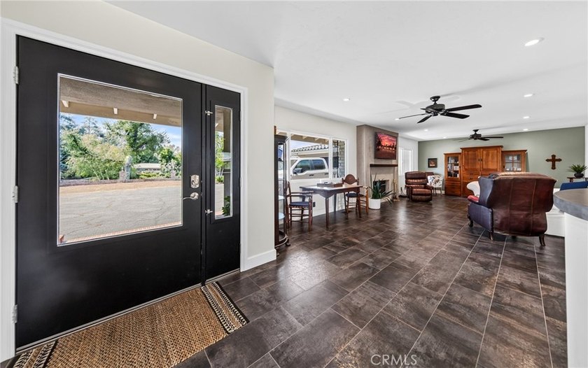 645 Los Altos - photo 3