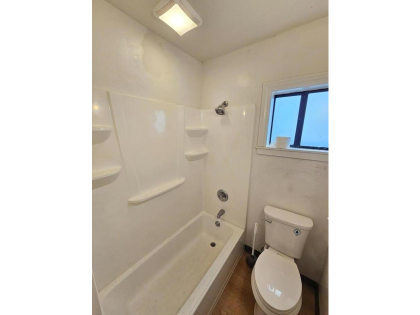 Two homes on one lot. Located in San Jose, the front home is a 3 - photo 5