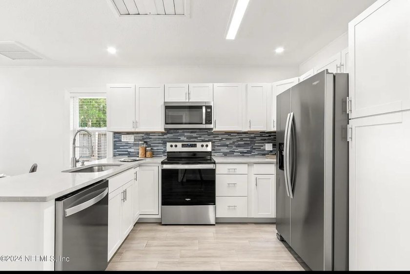 Price change, bring your best offer! Come view this amazing - photo 5