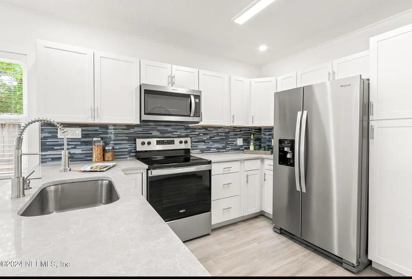 Price change, bring your best offer! Come view this amazing - photo 8